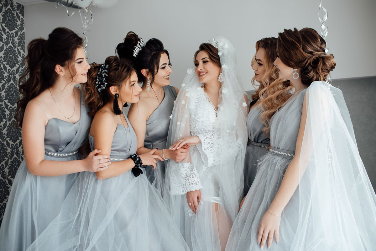 4 Ways To Prevent Bridesmaid Drama While Planning A Wedding