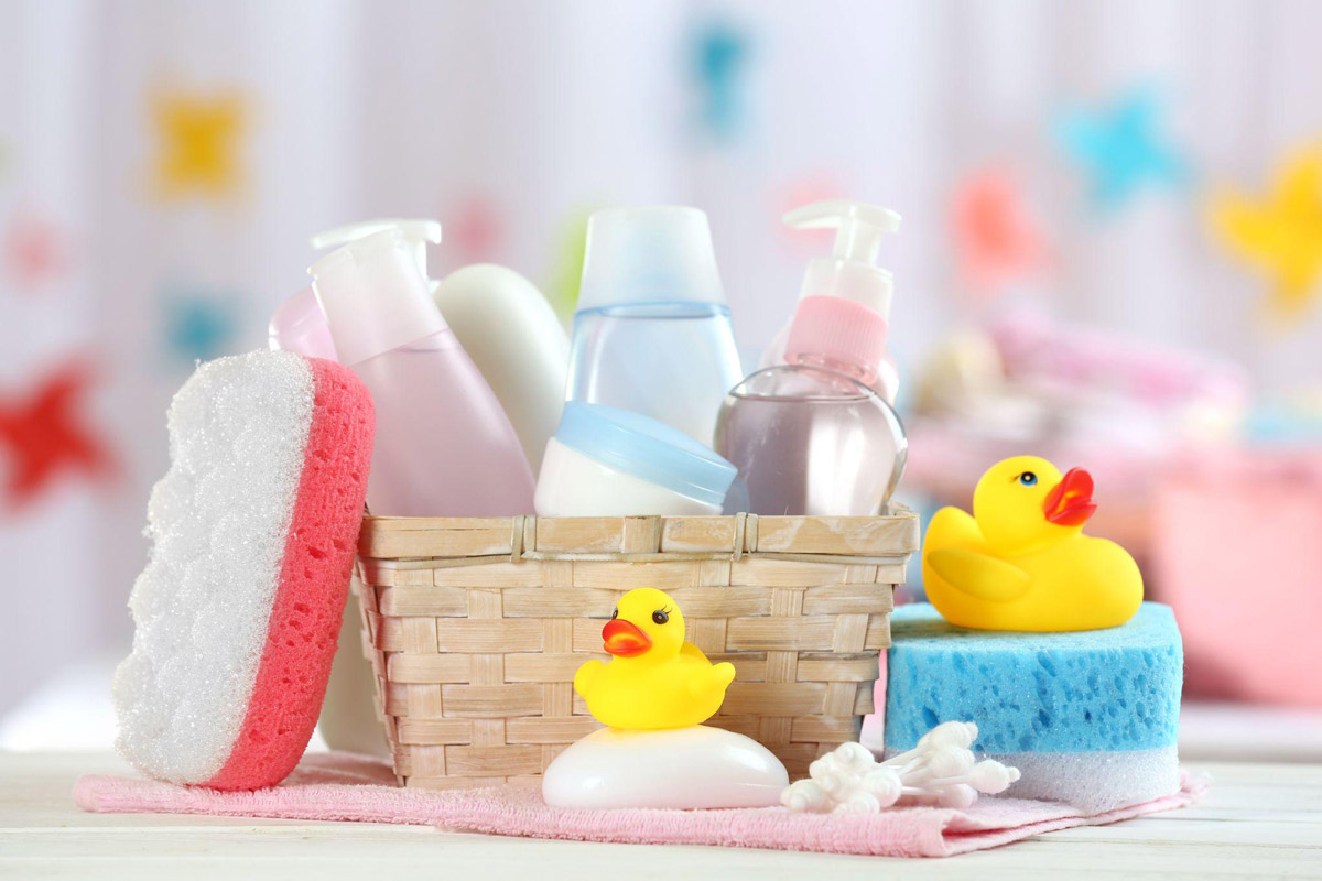 Immersing Into Parenthood: 4 Safety Tips For Bathing Babies