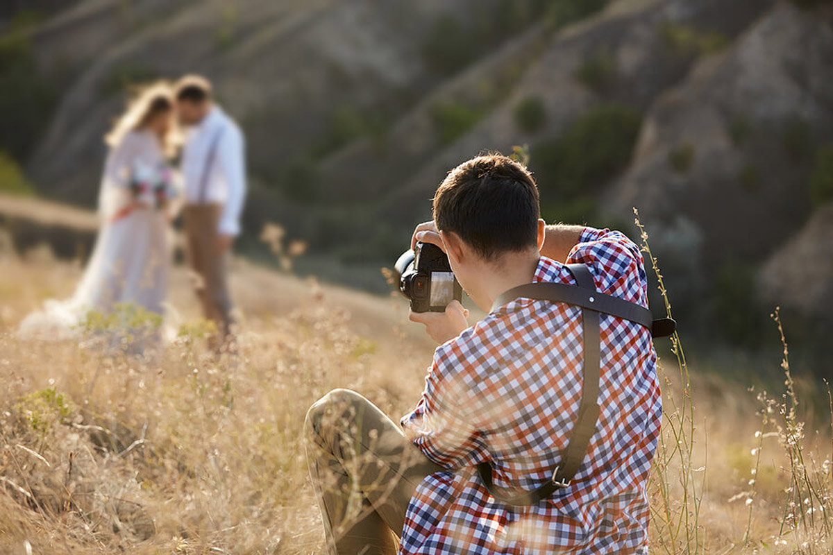 4 Tips To Help You Choose The Right Wedding Photographer