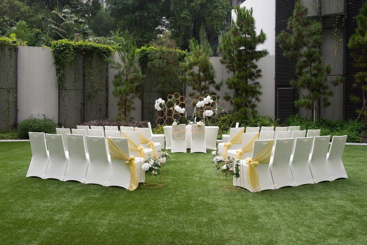 A Wedding Beneath the Stars: Novotel Singapore on Stevens