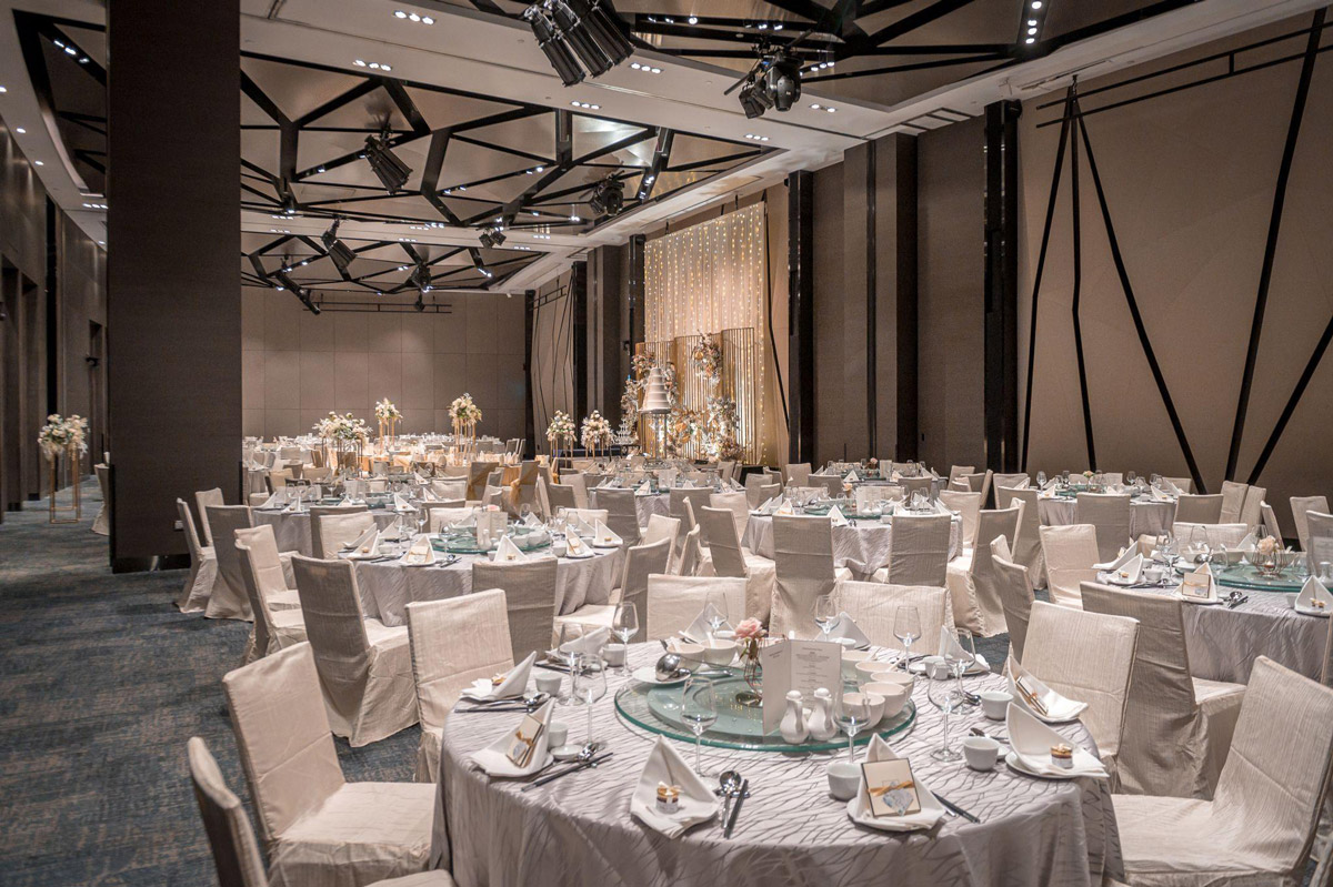 A Wedding Beneath the Stars: Novotel Singapore on Stevens