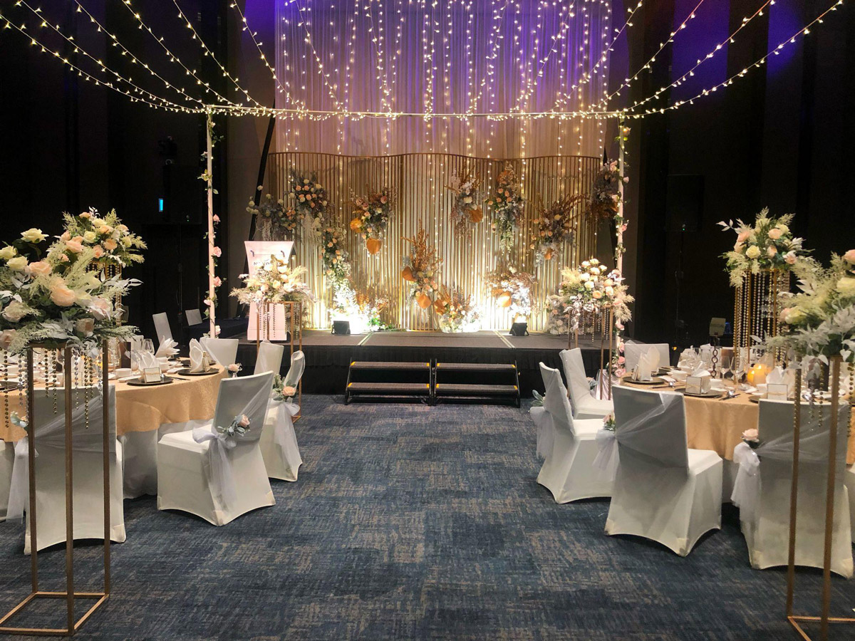 A Wedding Beneath the Stars: Novotel Singapore on Stevens