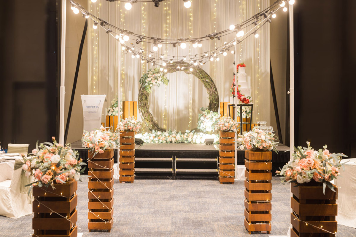 A Wedding Beneath the Stars: Novotel Singapore on Stevens