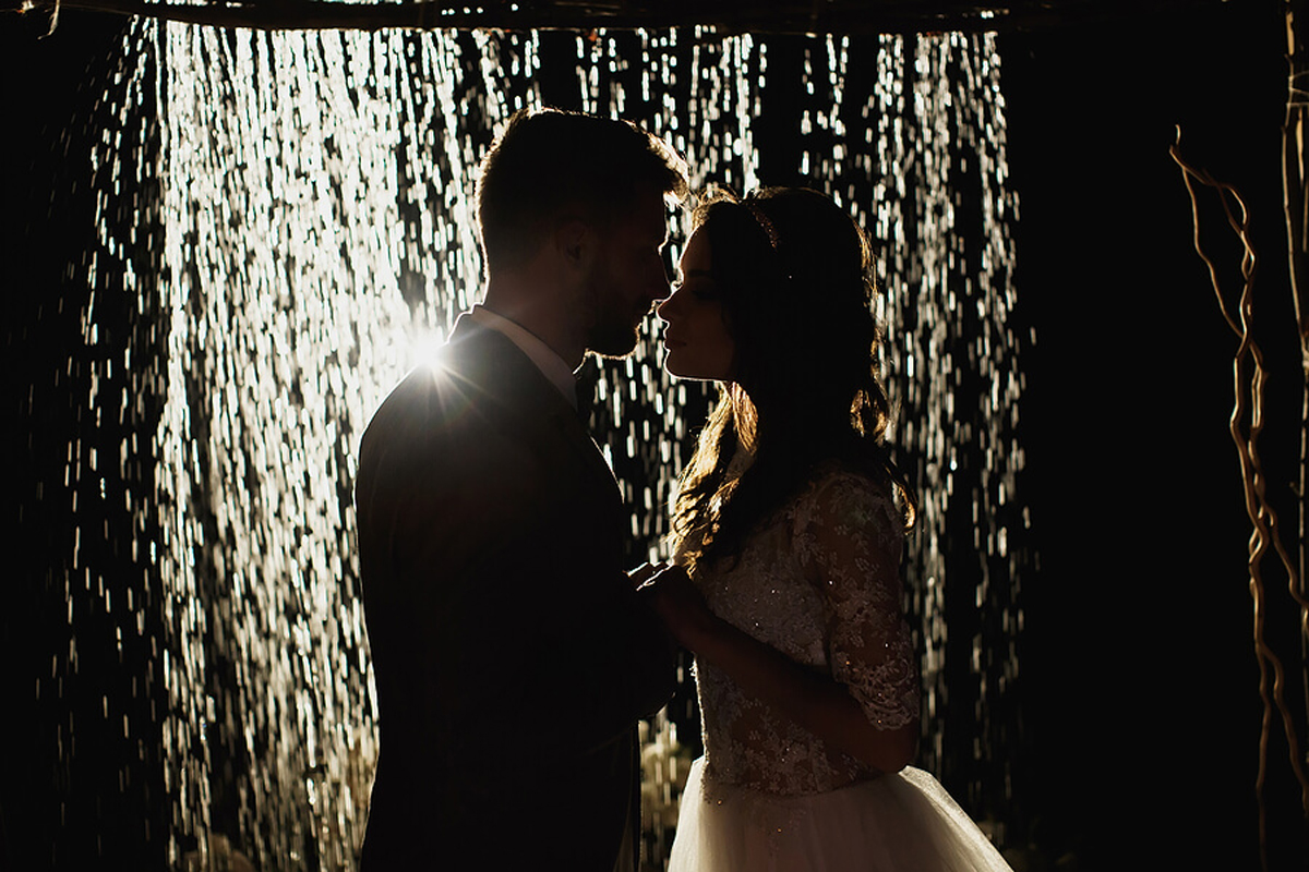 What You Must Do When It Suddenly Rains on Your Wedding Day