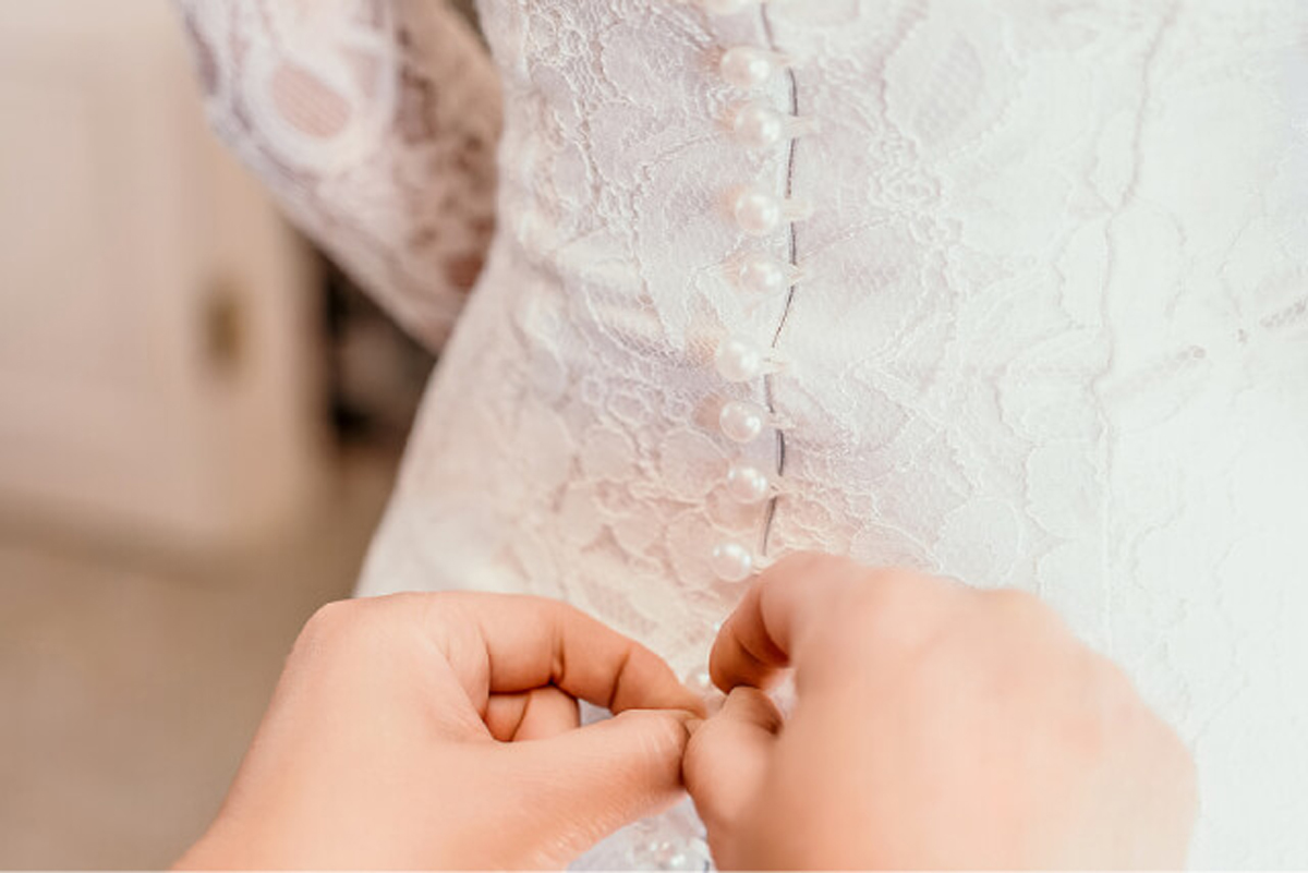 3 Best Tips to Keep Your Wedding Dress Free from Wrinkles