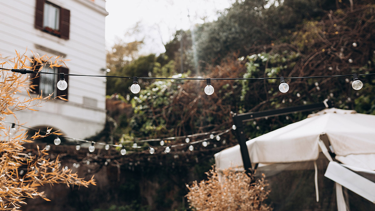 4 Key Questions to Ask About Lights for an Outdoor Wedding