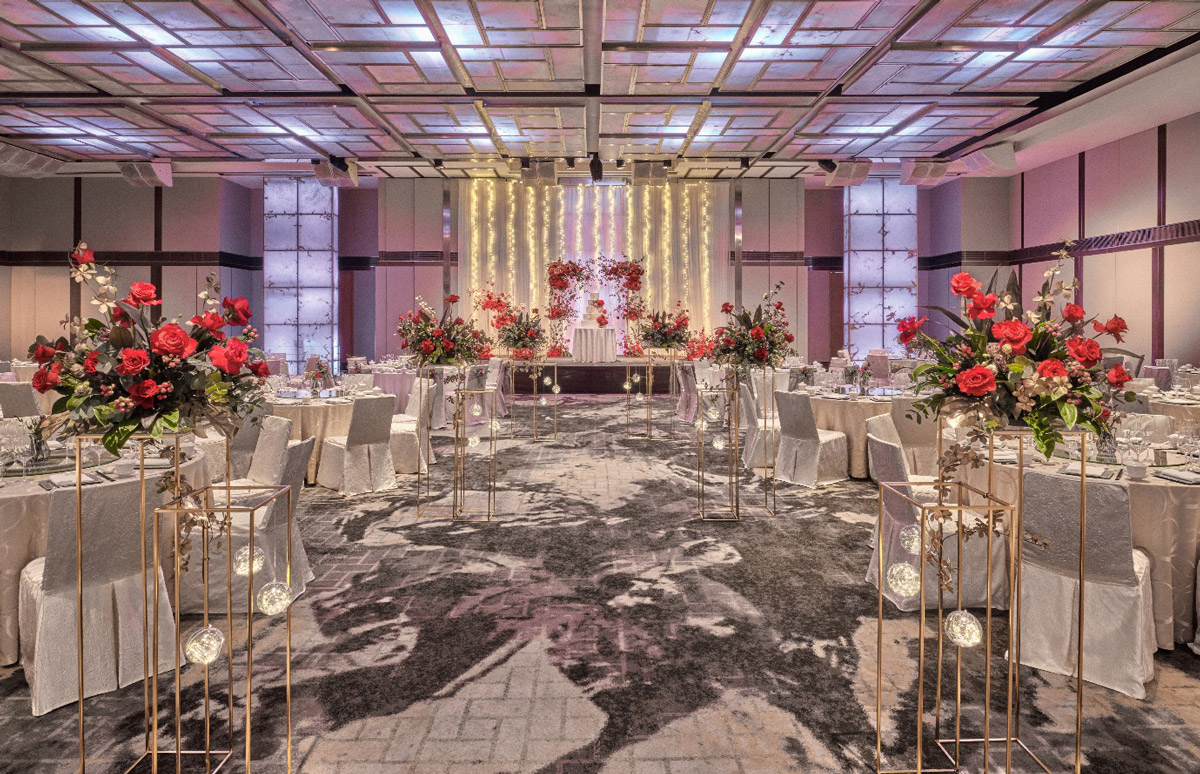 Enchanting Dream Wedding in The Heart of The City at Singapore Marriott Tang Plaza Hotel