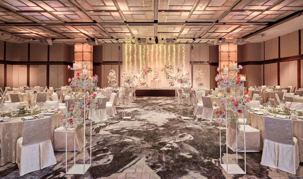 Enchanting Dream Wedding in The Heart of The City at Singapore Marriott Tang Plaza Hotel