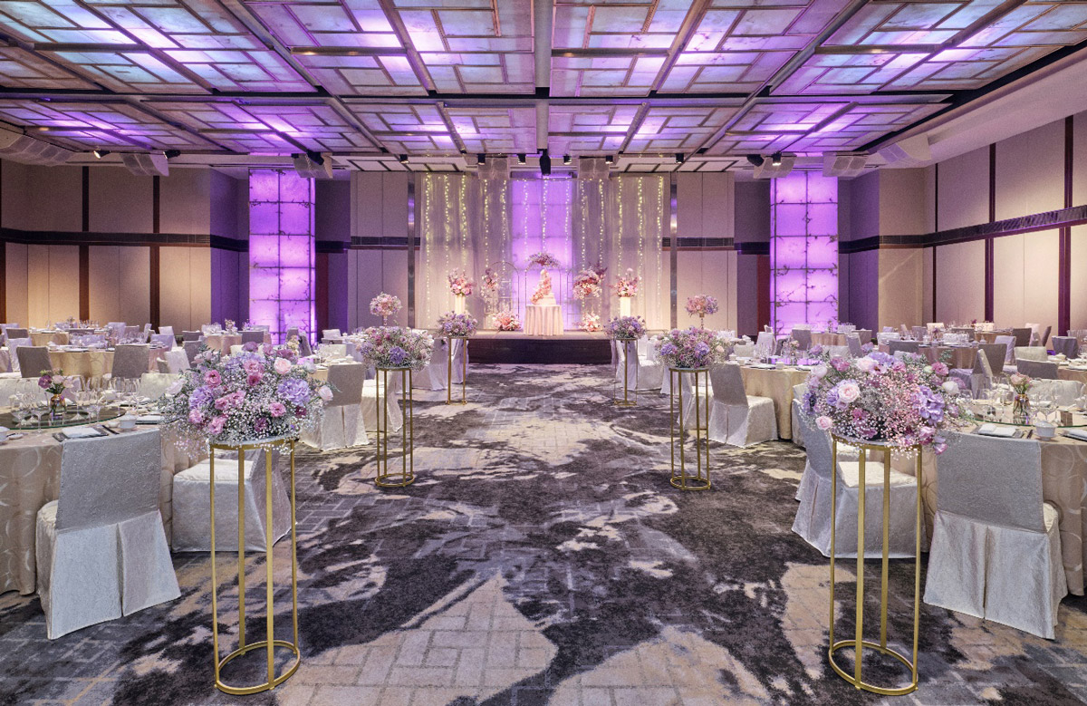 Enchanting Dream Wedding in The Heart of The City at Singapore Marriott Tang Plaza Hotel