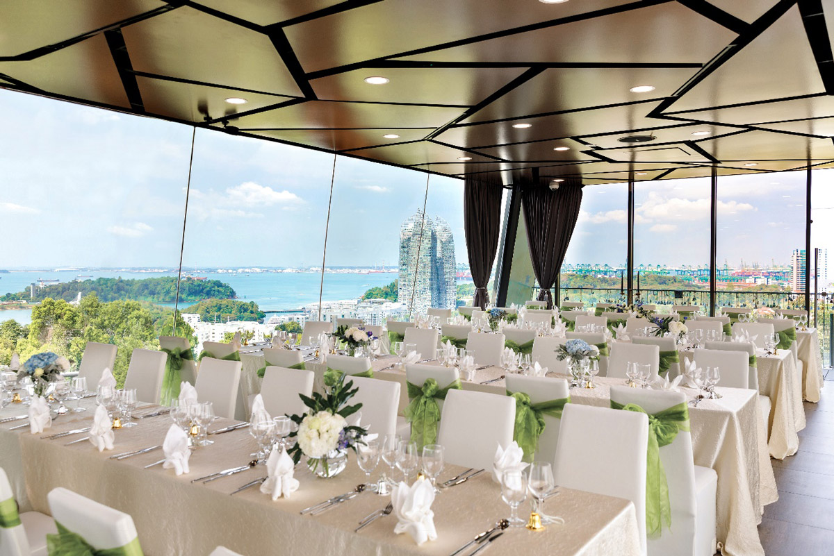 A Hilltop Wedding: Love Ascends to New Heights at Mount Faber Peak