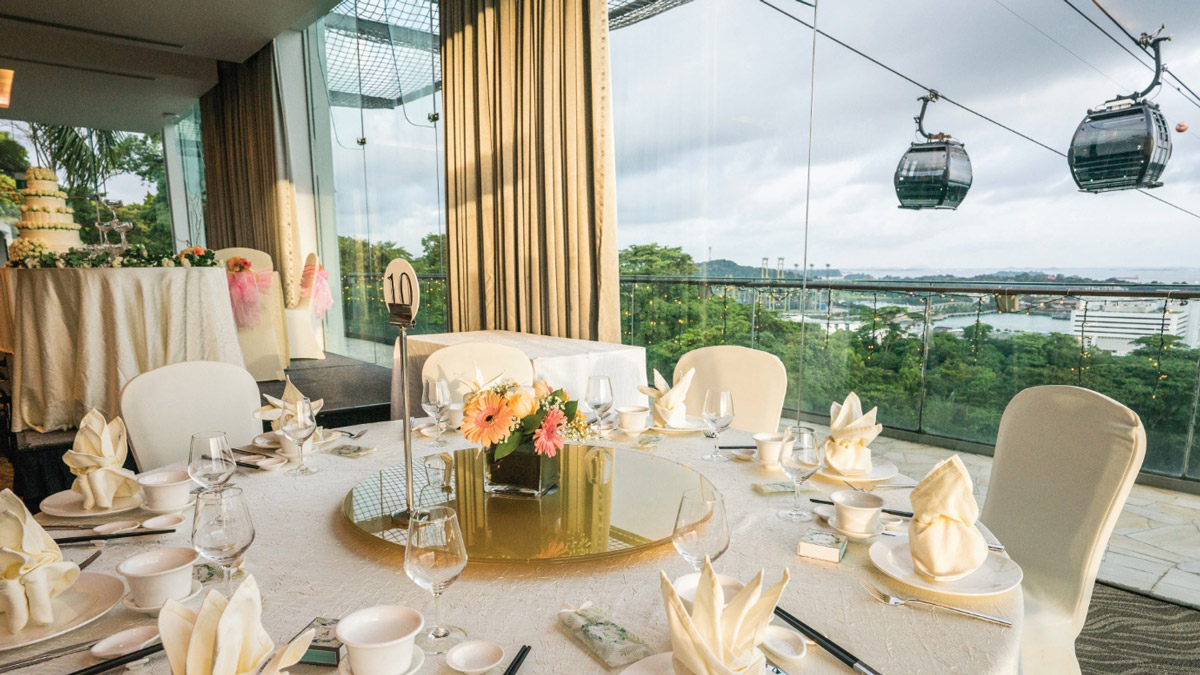 A Hilltop Wedding: Love Ascends to New Heights at Mount Faber Peak
