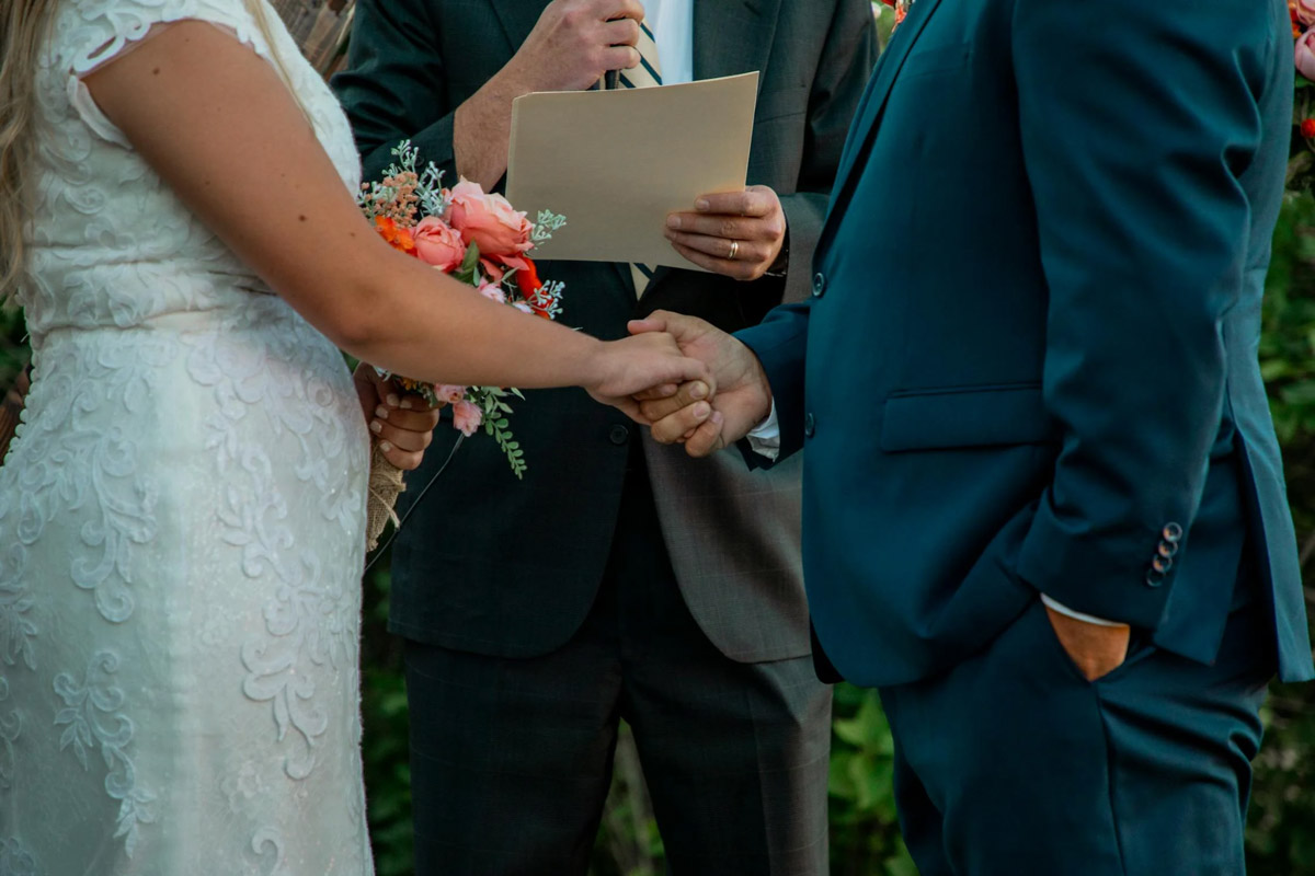 Writing Your Wedding Vows: What You Should and Shouldn’t Do