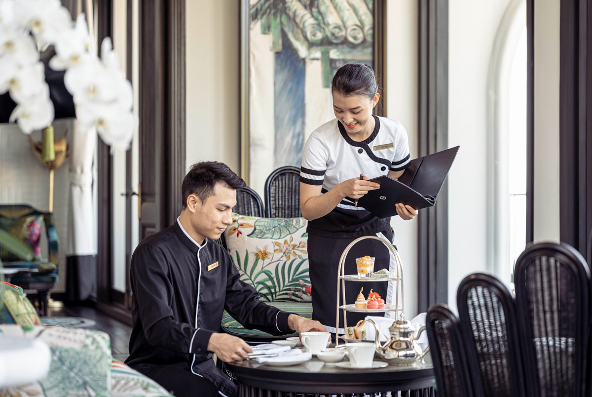 What makes InterContinental Danang Sun Peninsula Resort the top destination for sophisticated travelers and luxurious weddings?