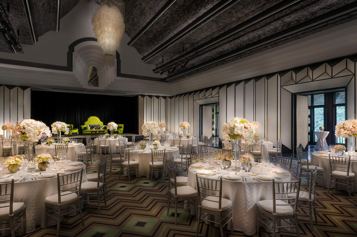 What makes InterContinental Danang Sun Peninsula Resort the top destination for sophisticated travelers and luxurious weddings?