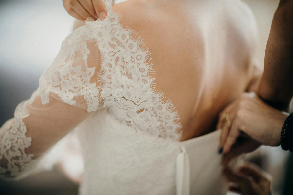 A Comprehensive Wedding Dress Fitting Checklist For The Bride