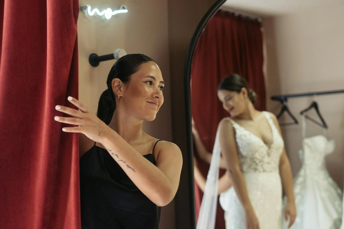A Comprehensive Wedding Dress Fitting Checklist For The Bride