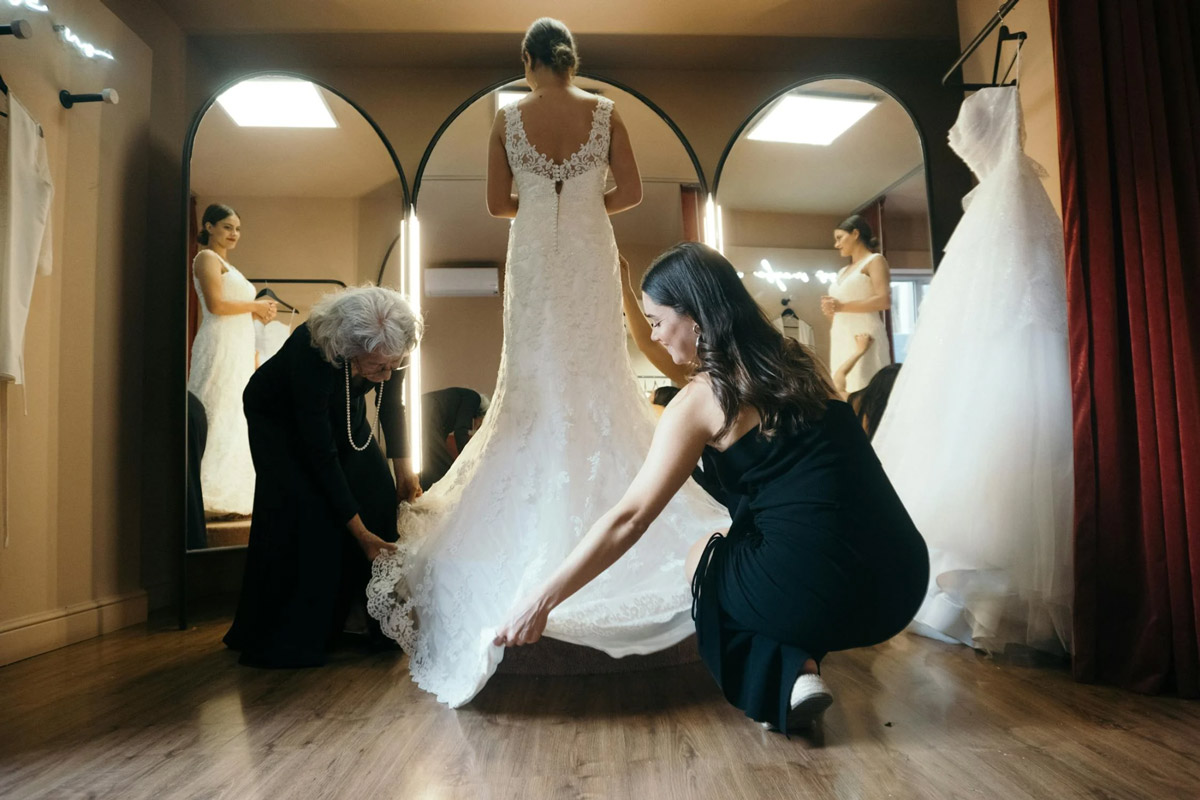 A Comprehensive Wedding Dress Fitting Checklist For The Bride