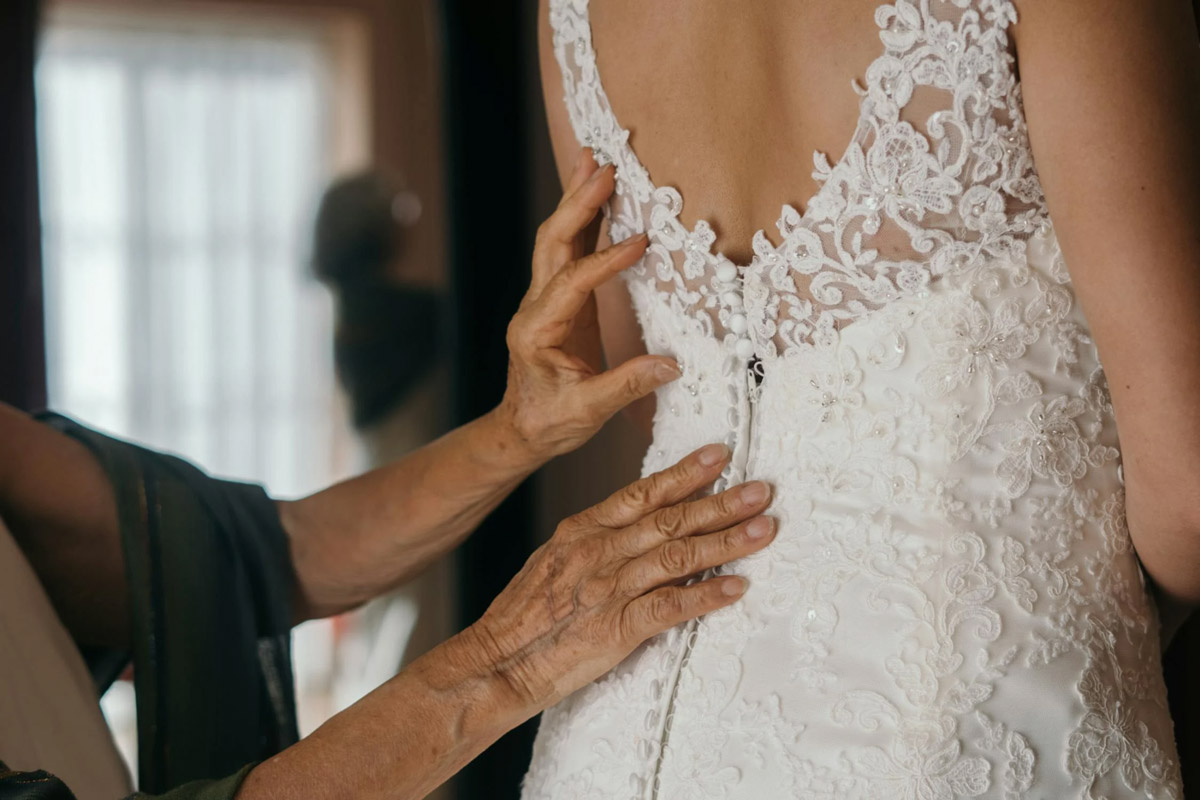 How To Ensure Your Rented Evening Gown Fits Perfectly