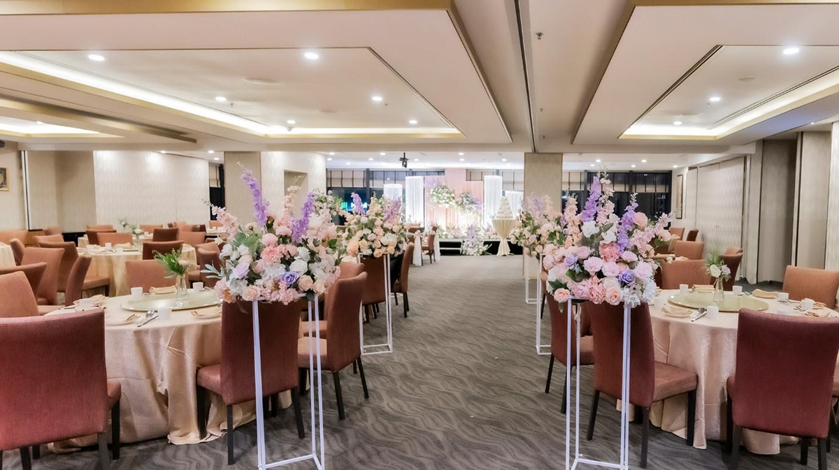 Weddings with a View (and a Feast): Peach Garden Chinese Restaurant