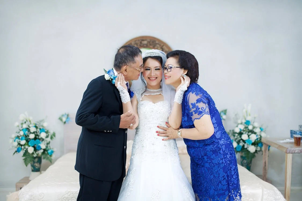 Si Dian Jin Etiquette: Dos And Don’ts For The Bride’s Parents