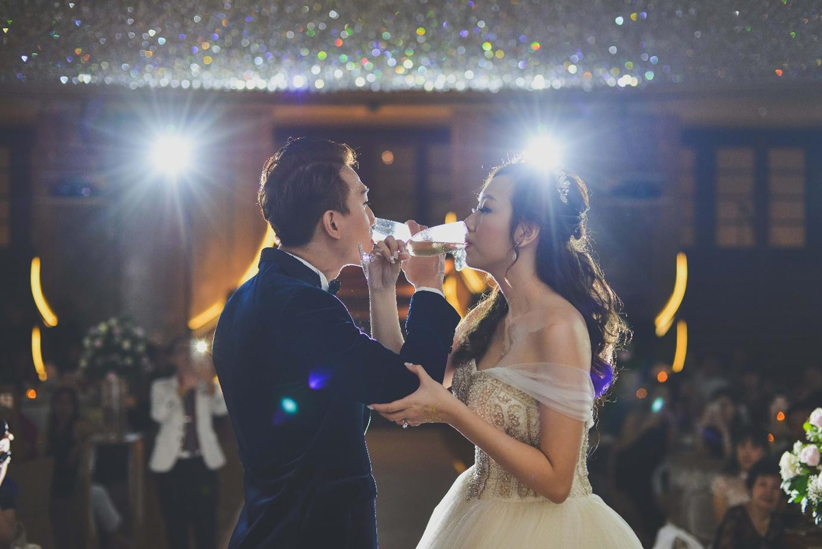 Finding Your Perfect Wedding Photography Team: DrinkTea Artworks