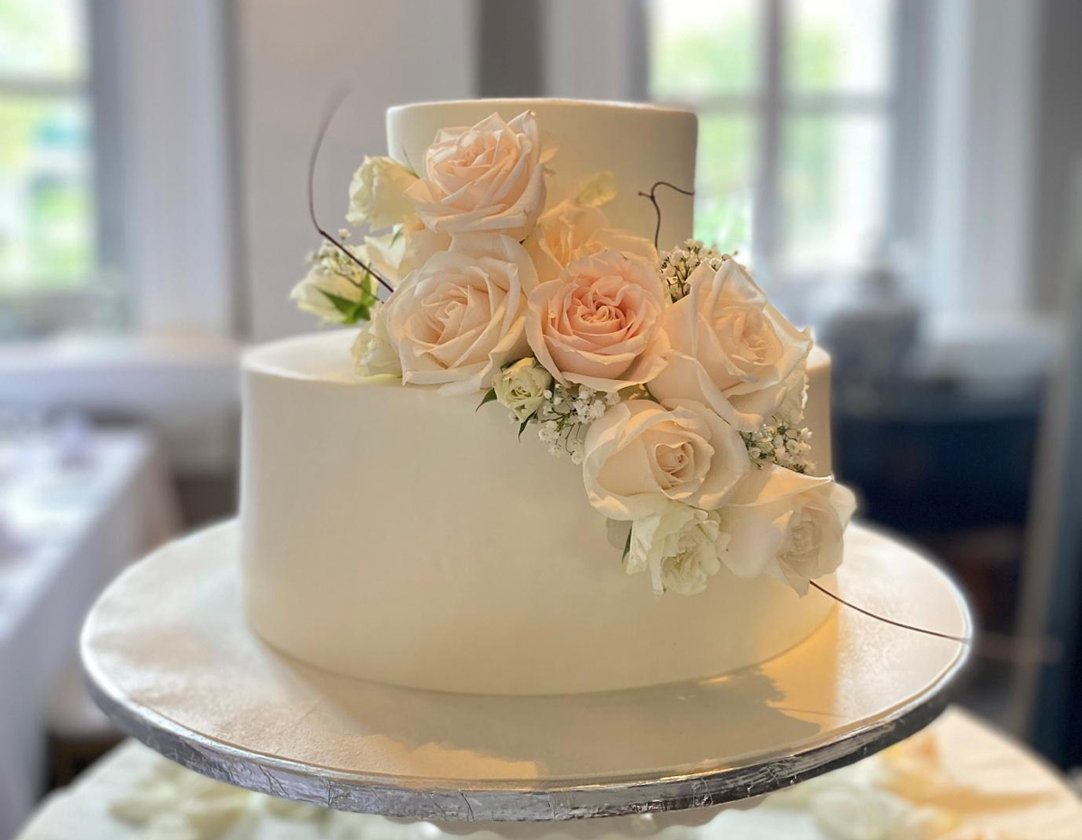 The Pine Garden: Wedding Cakes That Taste as Good as They Look