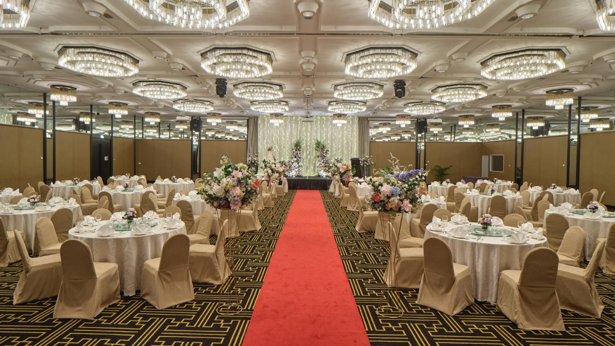 Concorde Hotel Singapore: The Orchard Road Ballroom Where Every Guest Has a View