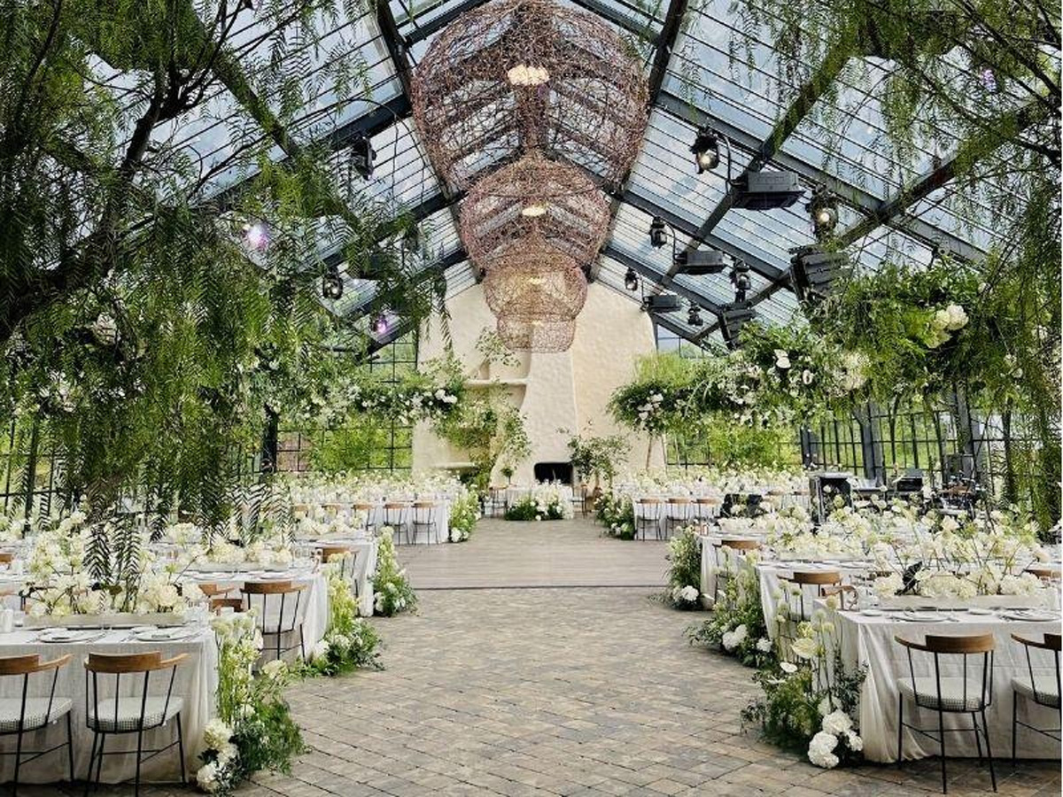 Small Wedding Guest List:  A Guide to Creating a Compact List