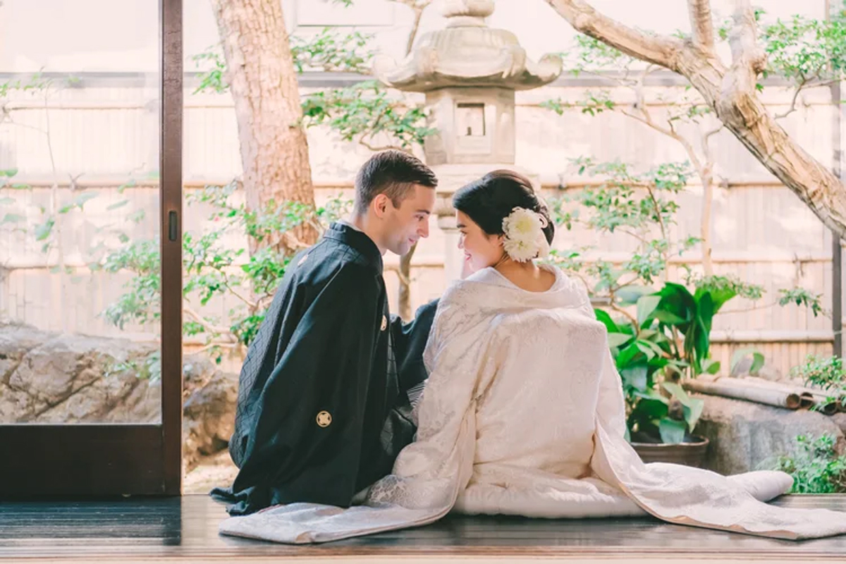 Why Is Japan Becoming the Ultimate Romantic Escape for Modern Couples?