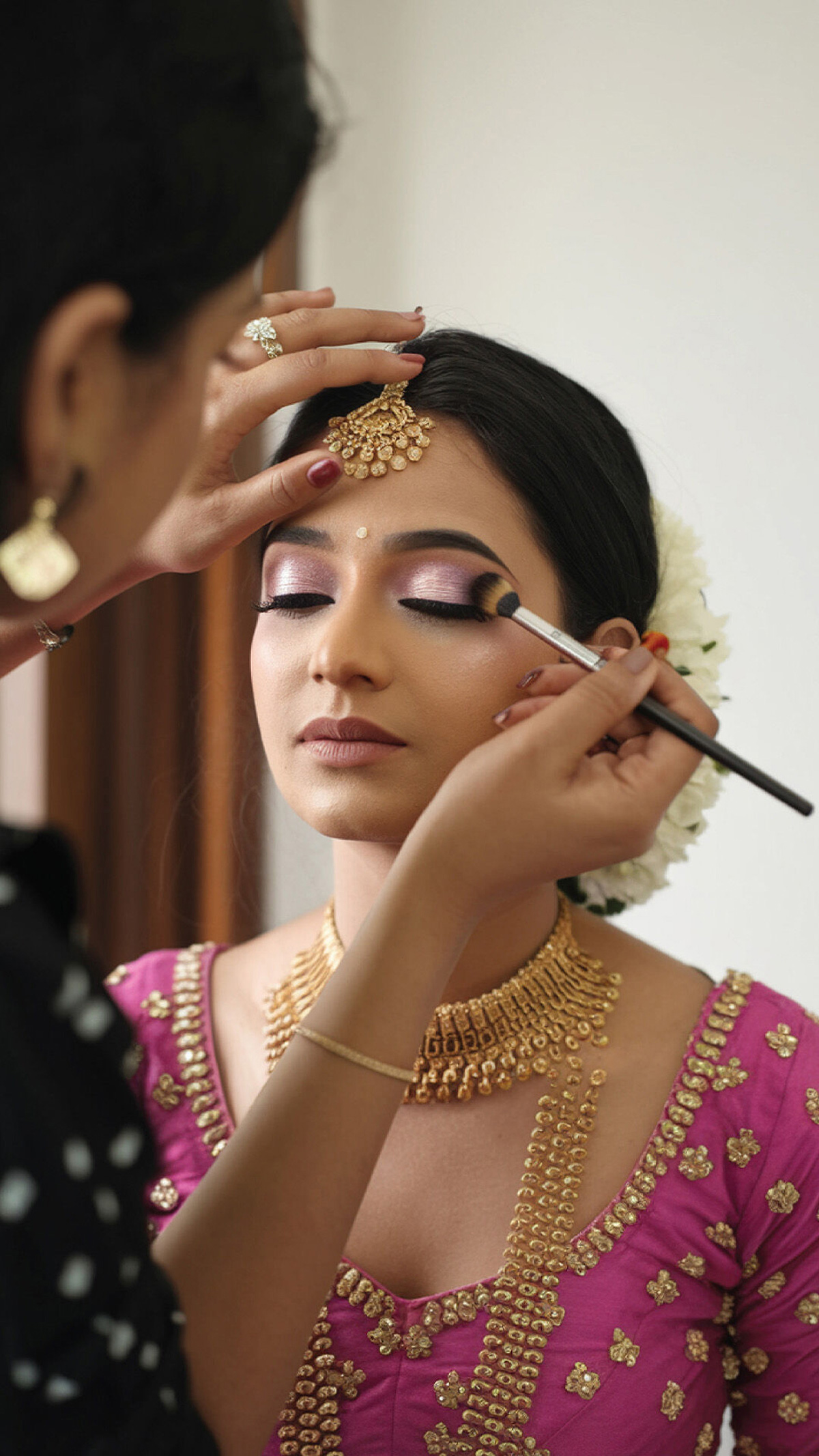 14 Gorgeous Indian Bridal Makeup Looks for Every Wedding Style