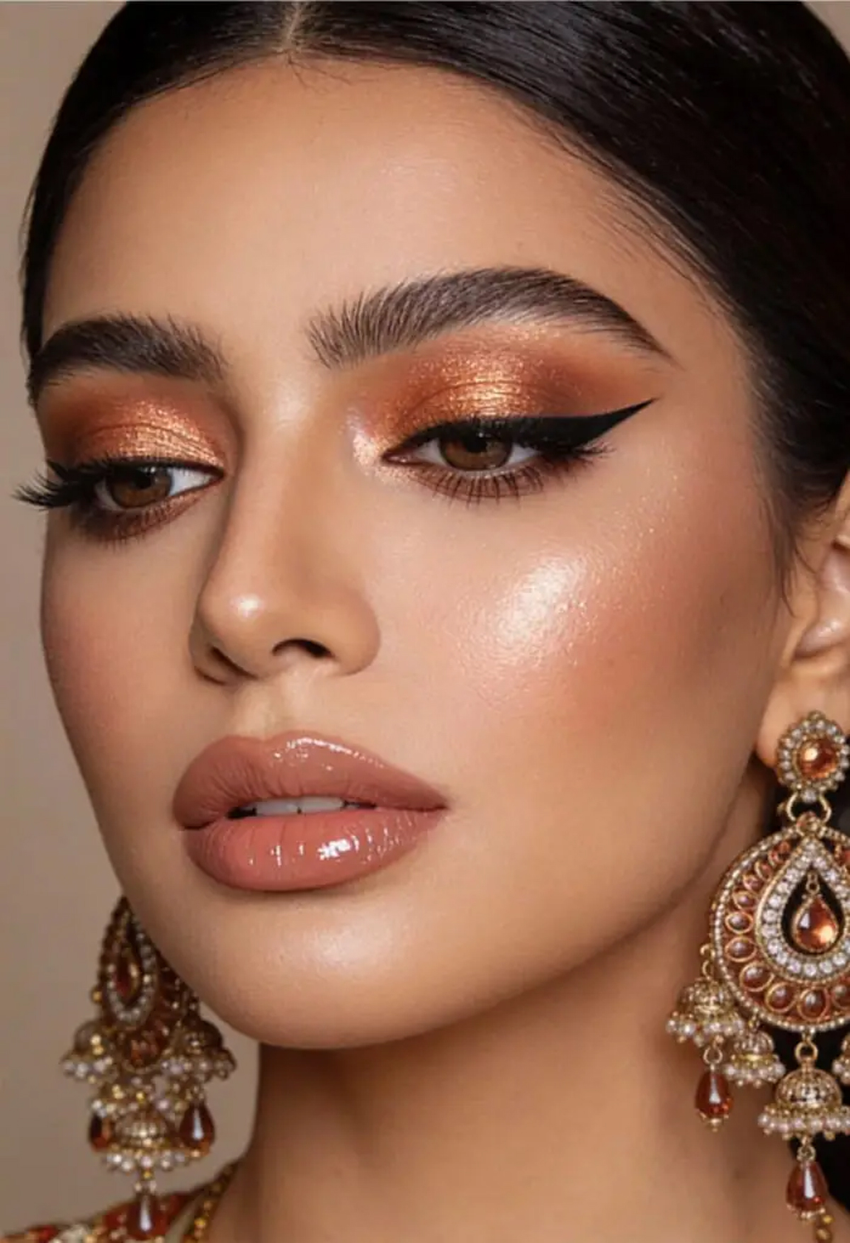 14 Gorgeous Indian Bridal Makeup Looks for Every Wedding Style