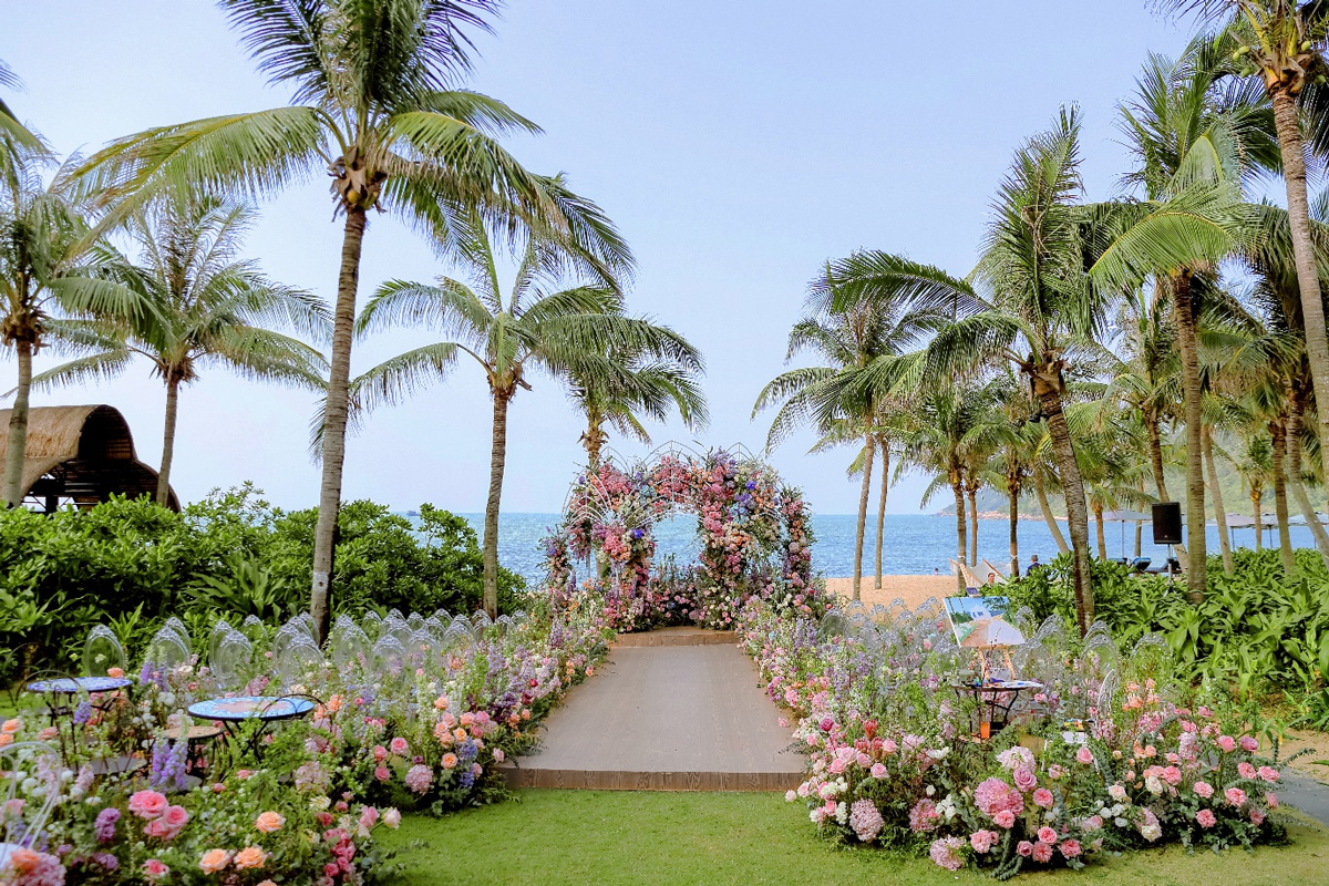 A Destination Wedding at InterContinental Danang Sun Peninsula Resort