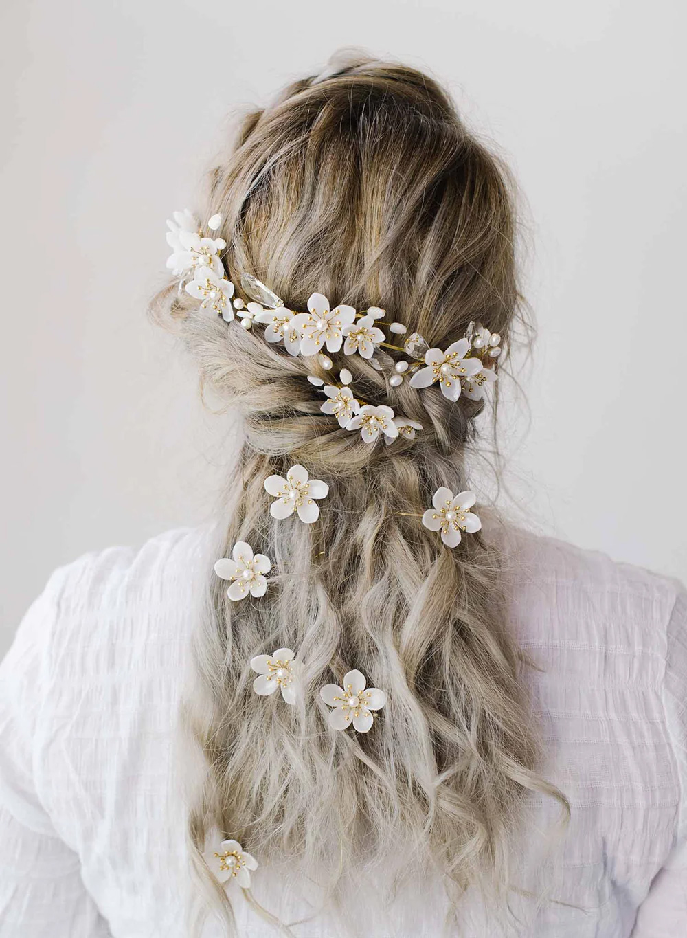 Bridal Hair Accessories and Veils for Your Wedding Look