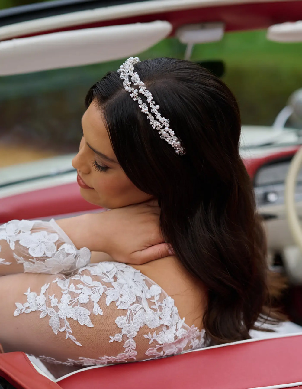 Bridal Hair Accessories and Veils for Your Wedding Look