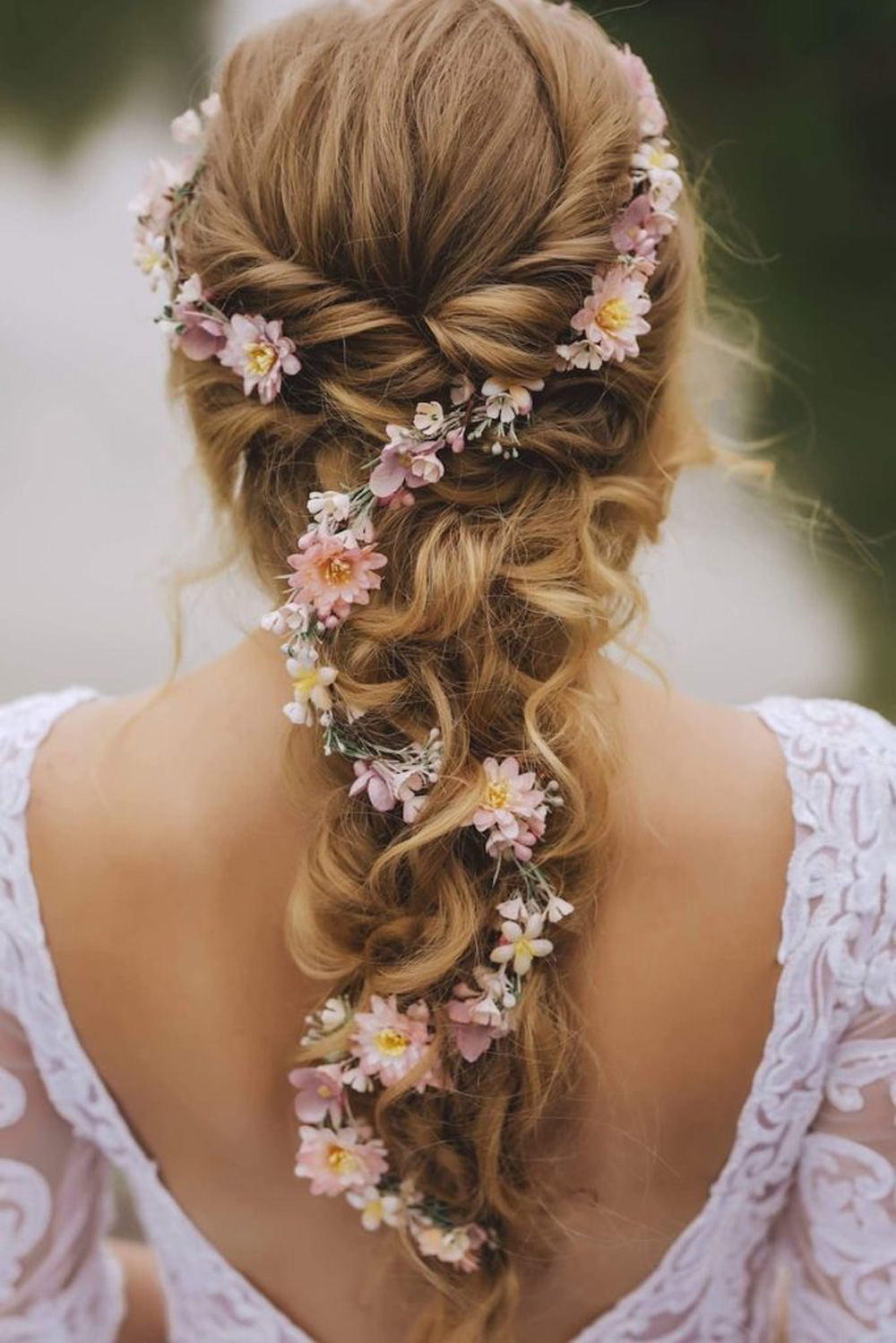 Bridal Hair Accessories and Veils for Your Wedding Look
