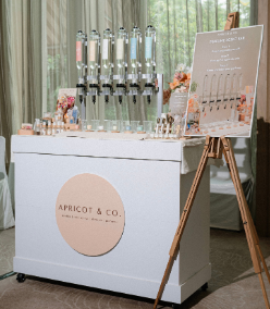 Apricot & Co.