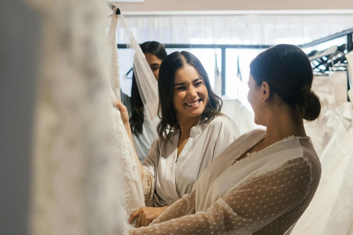 A Comprehensive Wedding Dress Fitting Checklist For The Bride