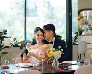 Bird Paradise, Crimson Restaurant