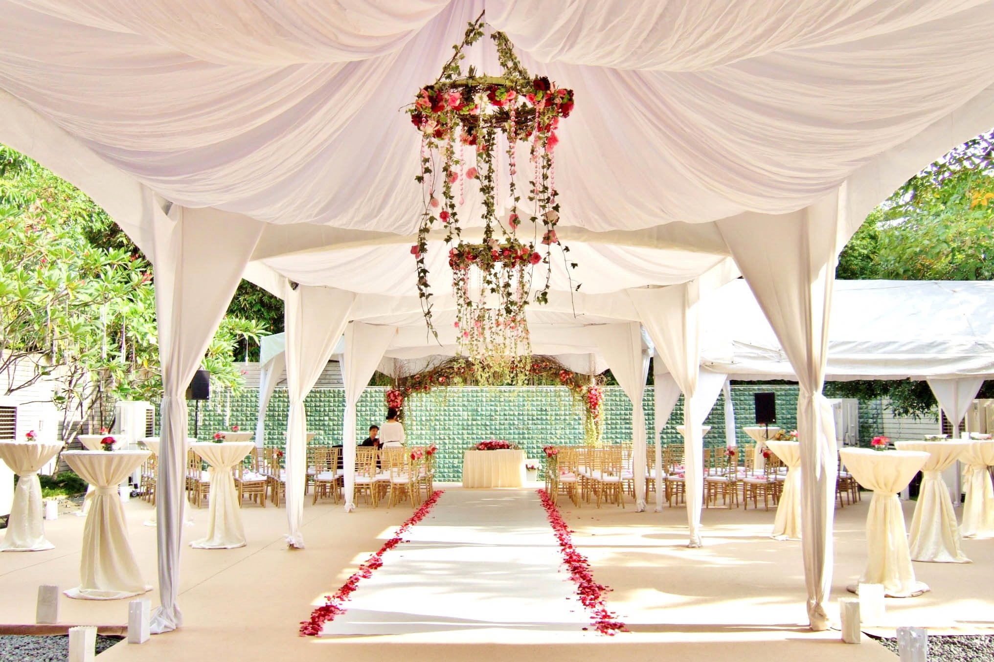 Outdoor Wedding Specialist