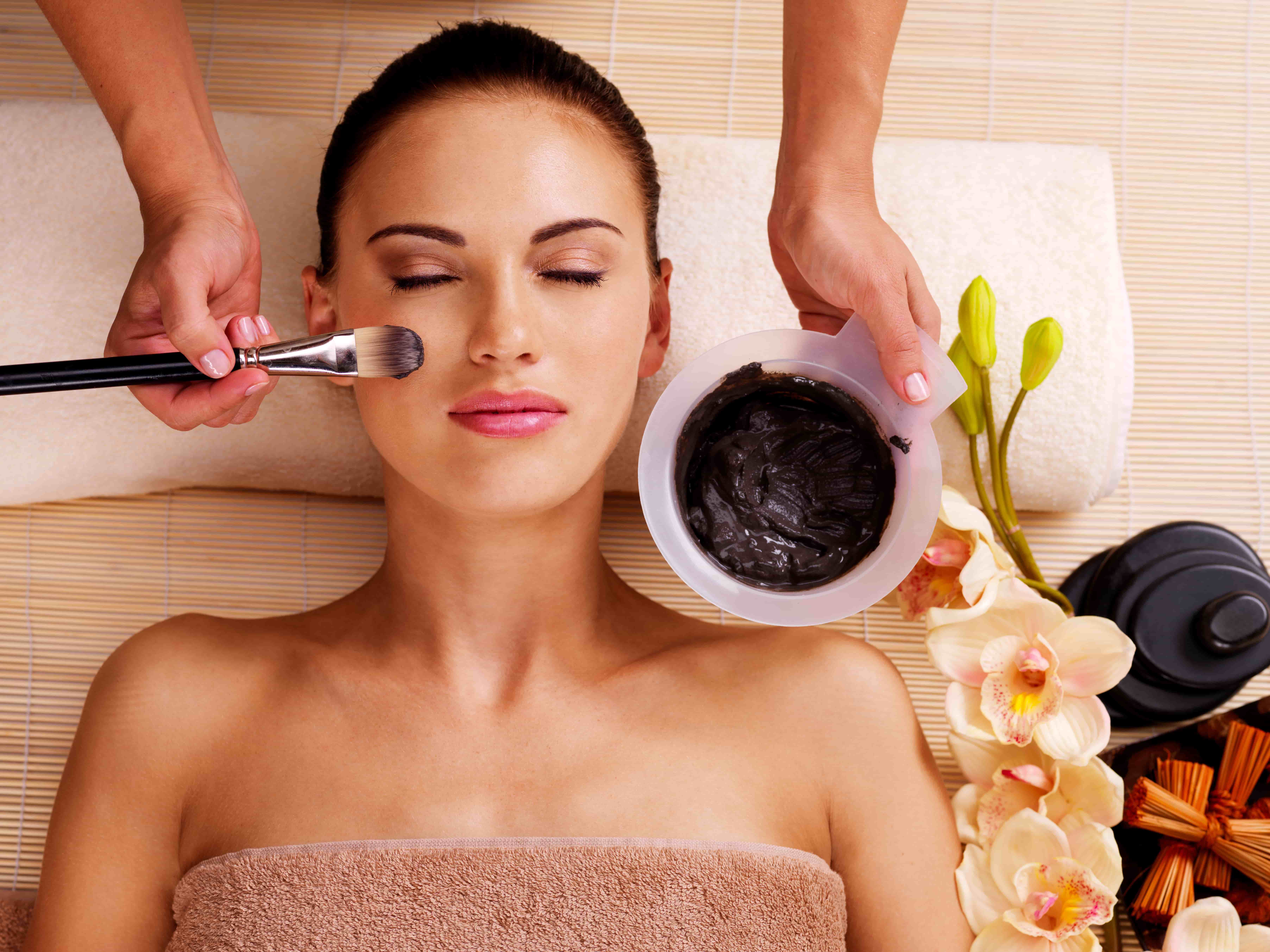 Clean your skin. Косметические процедуры. Spa для лица. Лицо девушки спа. Косметолог спа.