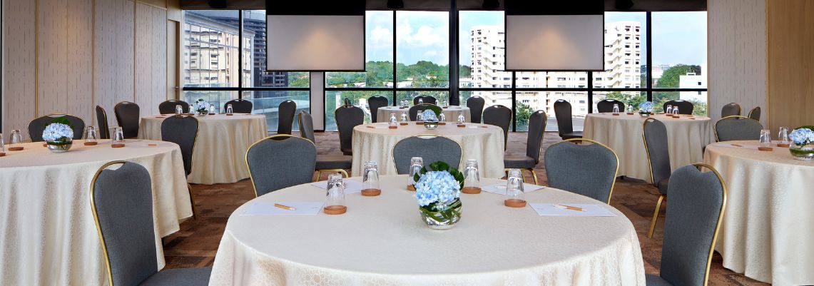 Momentus Hotel Alexandra